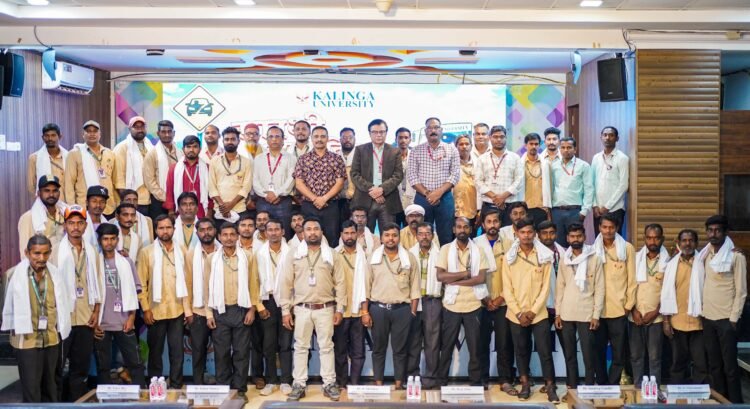 कलिंगा विश्वविद्यालय में “सारथी दिवस” का गरिमामय आयोजन, वाहन चालकों एवं परिचालकों को किया गया सम्मानित