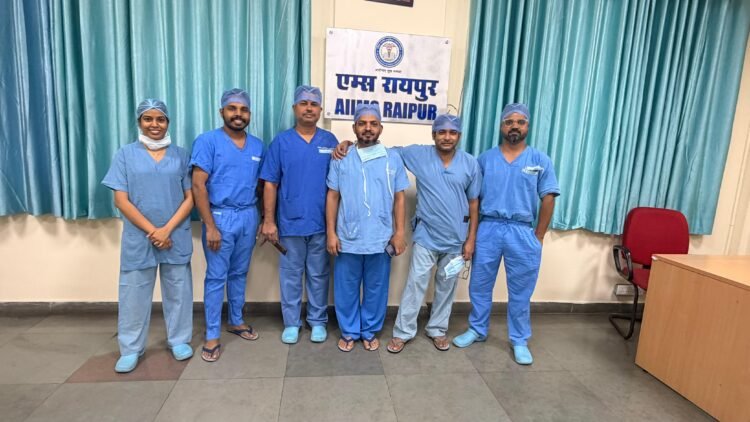 सात घंटे, एक अंग बचाया: AIIMS रायपुर के डॉक्टरों ने बार-बार होने वाले अस्थि कैंसर से पीड़ित युवती के लिए उम्मीद की नई कहानी लिखी