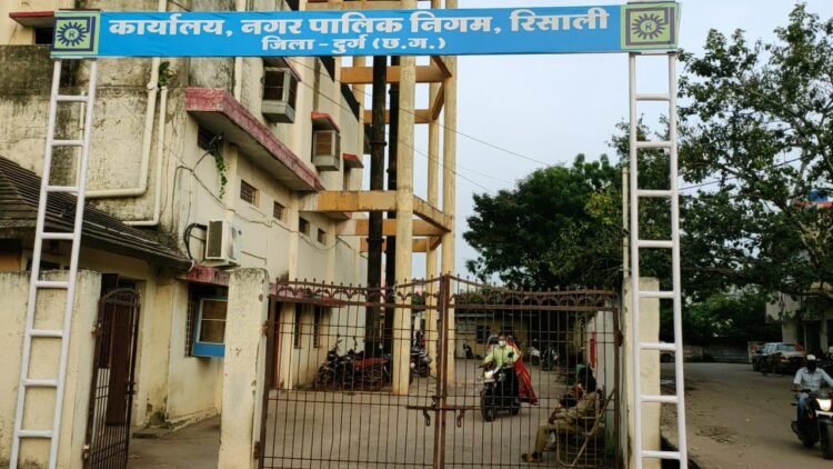 टैक्स जमा करने 5 साल से टाल मटोल करने वालों पर गिरेगी गाज