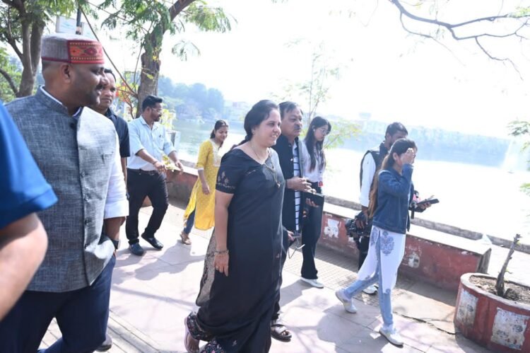 माार्निंग वाक करने वालो का सम्मान है, उनसे कोई शुल्क नहीं लिया जायेगा