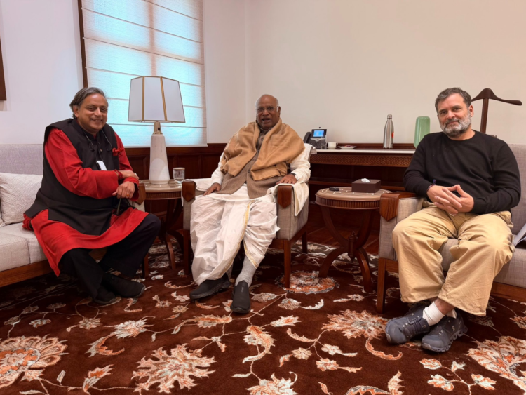 पार्टी में मतभेदों के बीच थरूर खड़गे-राहुल से मिले