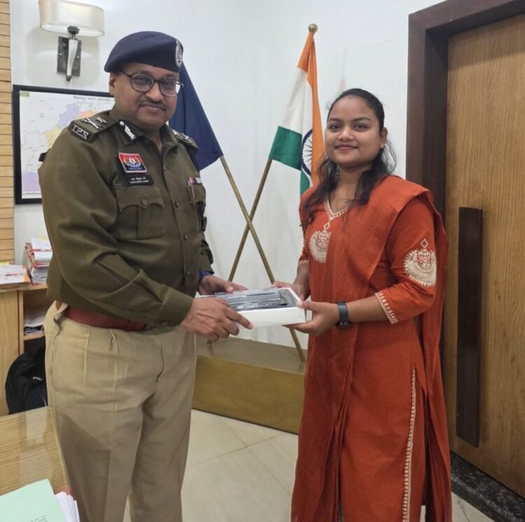 आईजी रामगोपाल गर्ग ने पुलिस परिवार की बेटियों का सिविल जज चयन होने पर सम्मान किया