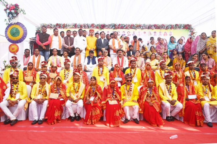 मुख्यमंत्री कन्या विवाह में उपमुख्यमंत्री विजय शर्मा ने घराती बन बारात परघाकर किया सभी का स्वागत