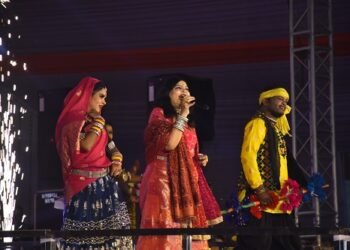 मैनपाट महोत्सव के दूसरे दिन मशहूर छत्तीसगढ़ी गायिका अलका चंद्राकर के सुमधुर आवाज ने किया मंत्रमुग्ध