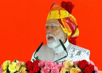 देश को बदनाम करना, देश की सेनाओं को कमजोर करना, कांग्रेस की पुरानी आदत : पीएम मोदी