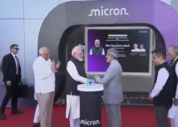 21वीं सदी AI रिवॉल्यूशन की शताब्दी, और सेमीकंडक्टर इस बदलाव का सबसे बड़ा सेतु है : पीएम मोदी