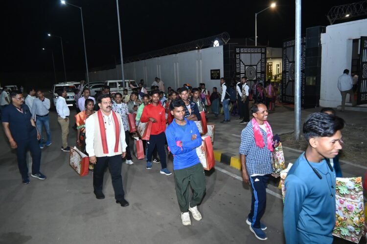 नक्सल पुनर्वास का मानवीय मॉडल: रायपुर में पूर्व नक्सलियों संग संवाद, सफारी और विधानसभा भ्रमण