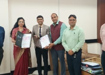 इण्डियन ओवरसीज बैंक और छत्तीसगढ़ सरकार के बीच सभी विभागों के कर्माचारियों के वेतन खाते खोलने के लिए समझौता ज्ञापन (MoU) पर हस्ताक्षर