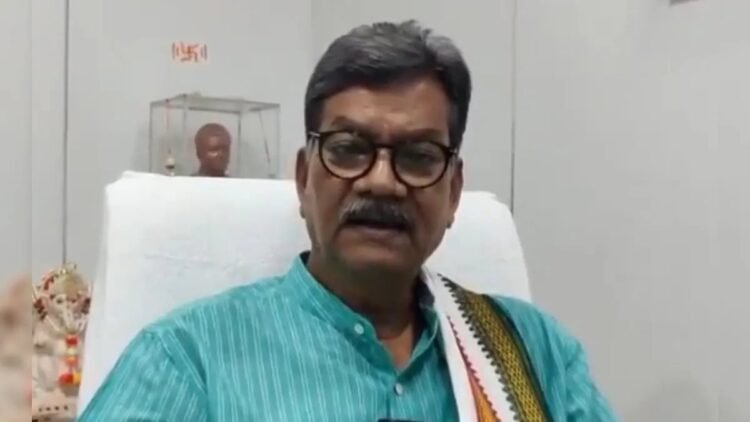 चरणदास महंत ने बजट पर उठाए सवाल, सरकार ने बताया विकासोन्मुख