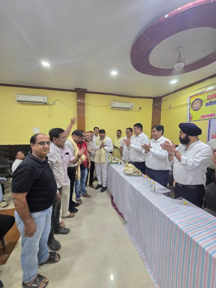 चेम्बर प्रदेश अध्यक्ष सतीश थौरानी के नेतृत्व पर व्यापारियों का अटूट विश्वास,धमतरी इकाई में सदस्यता अभियान को मिला व्यापारियों का भारी समर्थन