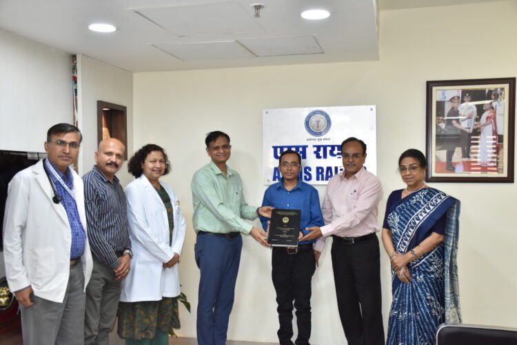 सिकल सेल रोग के संज्ञानात्मक पहलुओं पर अग्रणी शोध के लिए AIIMS रायपुर ने प्रदान की अपनी पहली पीएचडी उपाधि