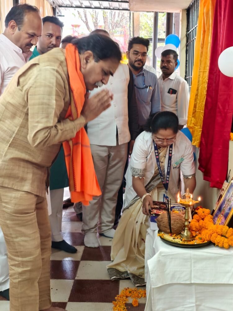 रायपुर पश्चिम में विकास का महा-अभियान: विधायक राजेश मूणत ने दी ₹3.16 करोड़ के कार्यों की सौगात, बोले- “सुगम आवागमन और आधुनिक स्वास्थ्य सुविधाएं हर नागरिक का अधिकार”