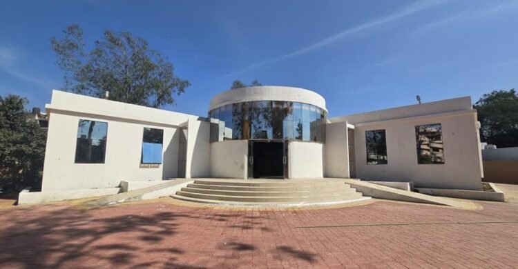 टाटीबंध में बना प्रदेश का सबसे आधुनिक महतारी सदन सह आंगनबाड़ी