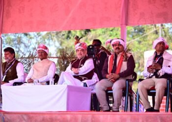 बस्तर पण्डुम समापन समारोह में बच्चों की कला को मिला केंद्रीय गृहमंत्री का सम्मान,स्कूली बच्चों की प्रस्तुति से प्रभावित हुए, ताली बजाकर बढ़ाया उत्साह