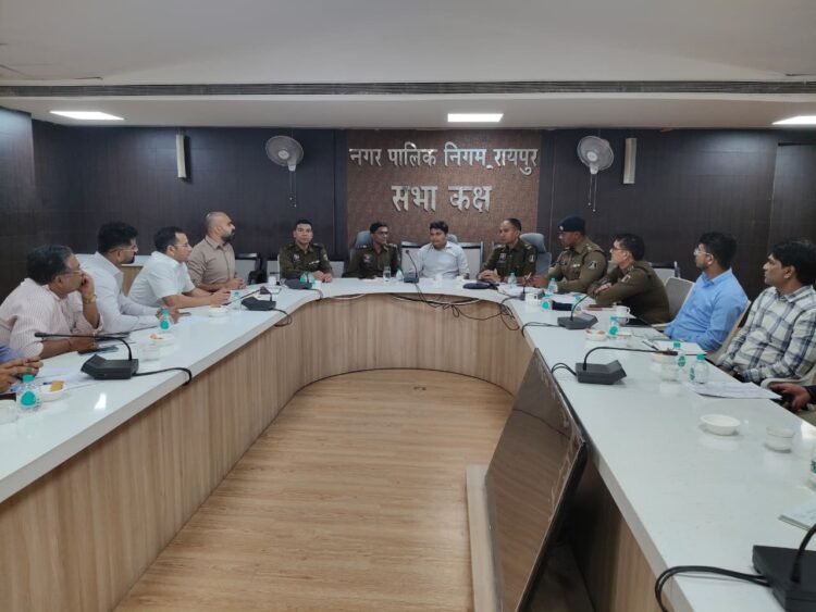 आयुक्त विश्वदीप ने यातायात पुलिस, नगर निगम राज्य लोकनिर्माण विभाग, विद्युत पावर कंपनी, राष्ट्रीय राजमार्ग प्राधिकरण अधिकारियों की बैठक ली