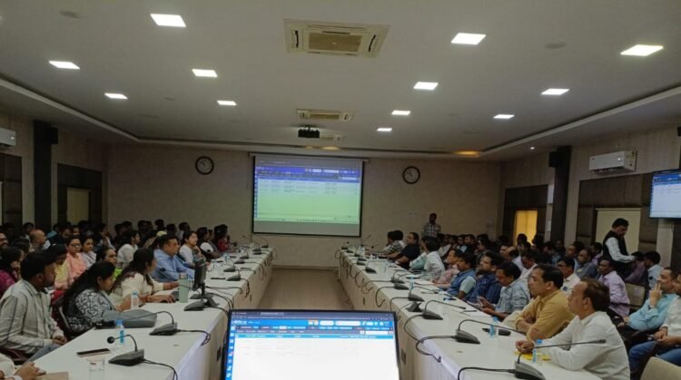 जिले में ई-ऑफिस के सुचारू संचालन के लिए 300 अधिकारियों-कर्मचारियों को दिया गया प्रशिक्षण