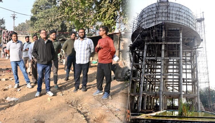 आयुक्त ने किए निर्माणाधीन पानी की टंकी का अवलोकन