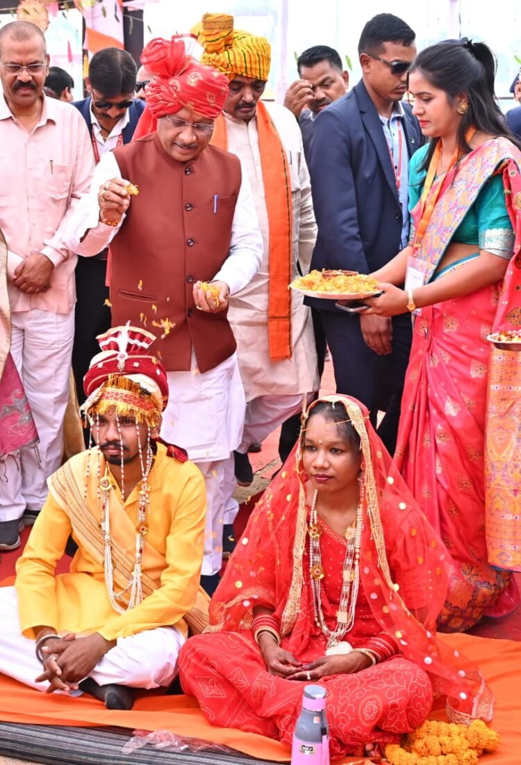 मुख्यमंत्री कन्या विवाह योजना : मुख्यमंत्री विष्णु देव साय के सान्निध्य में 6,412 जोड़ों का विवाह, सामाजिक समरसता का विश्व रिकॉर्ड