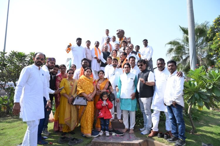 पंडित दीनदयाल उपाध्याय को जयंती पर महापौर मीनल चौबे ने दी आदरांजलि