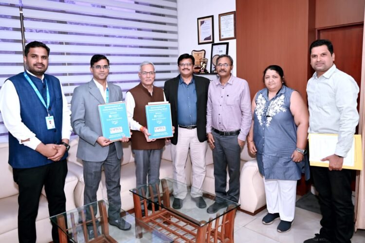 बैंक सुविधाओं के साथ अब करोड़ों का बीमा कवरेज