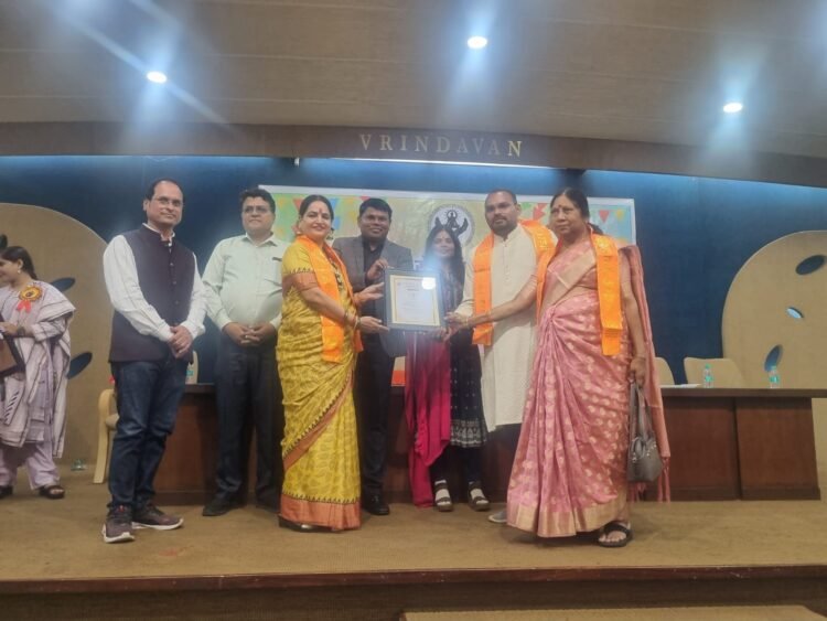 उत्कृष्ट समाज सापेक्ष कार्यों के लिए वक्ता मंच सम्मानित हुआ