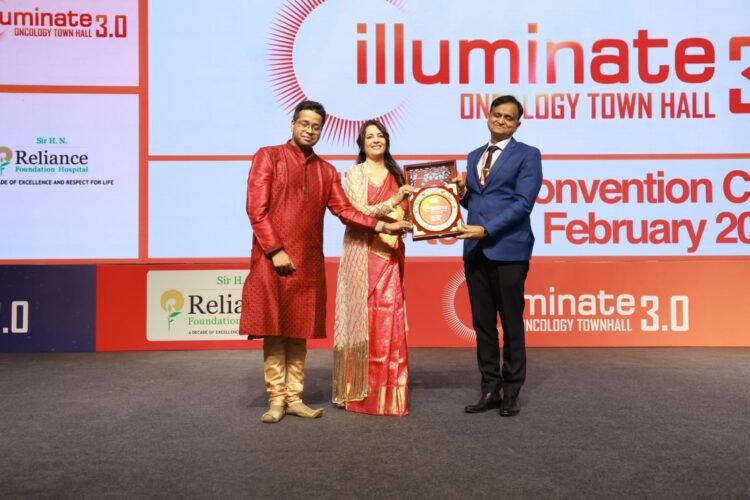 AIIMS रायपुर के कार्यकारी निदेशक को मुंबई में ‘इल्यूमिनेट 3’ में लाइफटाइम अचीवमेंट अवॉर्ड से सम्मानित किया गया