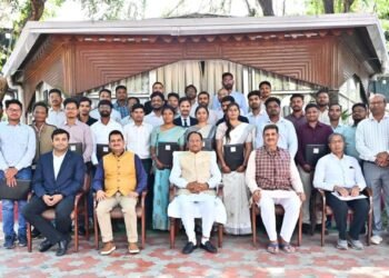 मुख्यमंत्री ने नव चयनित खनि निरीक्षकों को प्रदान किया नियुक्ति पत्र, ईमानदारी और निष्ठा से कार्य करने का दिया संदेश