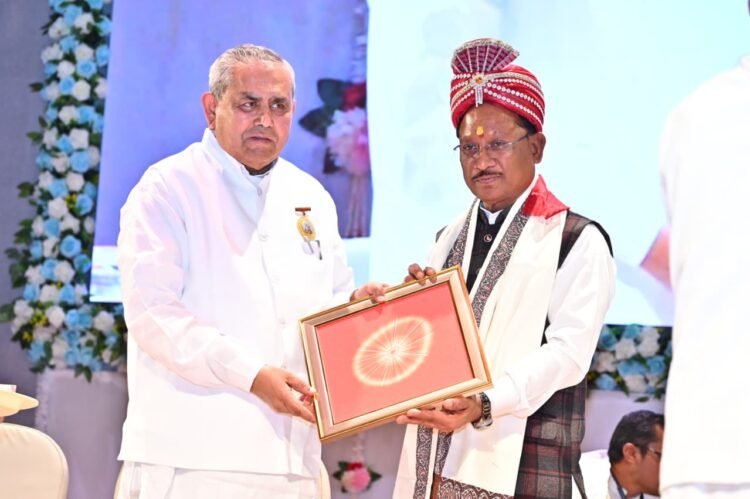 मुख्यमंत्री शांति सरोवर में आयोजित स्नेह मिलन एवं ब्रह्मा भोजन कार्यक्रम में हुए शामिल,कहा-विधानसभा के सदस्यों के लिए ब्रह्मा भोजन का आयोजन सुंदर और प्रेरणादायी परंपरा