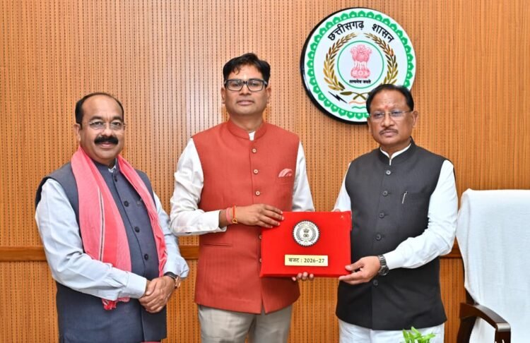 मुख्यमंत्री साय से वित्त मंत्री ओपी चौधरी ने वित्तीय वर्ष 2026-27 का बजट प्रस्तुत करने से पूर्व मुलाकात की