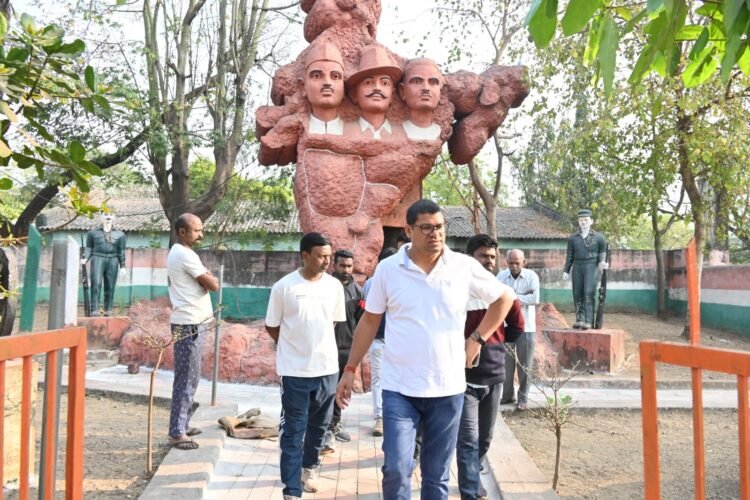 ​भिलाई निगम आयुक्त ने किया जोन-3 मदर टेरेसा नगर का सघन निरीक्षण, विकास कार्यों एवं स्वच्छता व्यवस्था का लिया जायजा