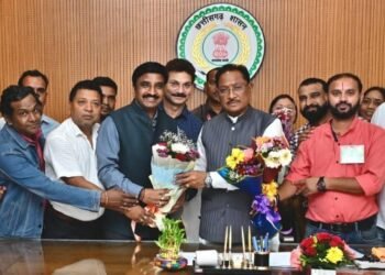 मुख्यमंत्री से छत्तीसगढ़ कर्मचारी अधिकारी फेडरेशन के प्रतिनिधिमंडल ने की मुलाकात