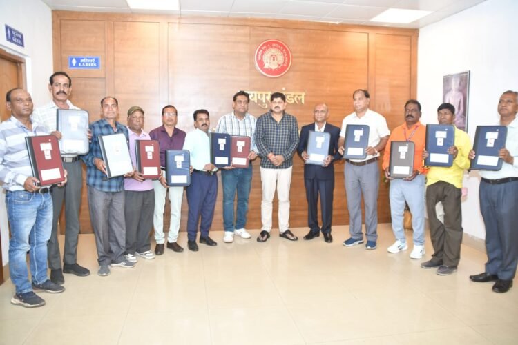 रेल परिवार से रायपुर मंडल के 12 सदस्य फरवरी 2026 में सेवानिवृत्त