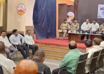 जिला प्रशासन और पुलिस प्रशासन ने ली शांति समिति की बैठक, सभी सौहार्द्र पूर्ण ढंग से और भाईचारे के भाव के साथ त्यौहार मनाएं: एडीएम उमाशंकर बंदे