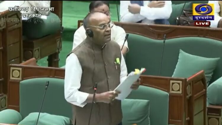 20 करोड़ की महंगी मशीन मेकाहारा में पड़ी लावारिस, अजय चंद्राकर ने घेरा स्वास्थ्य मंत्री को