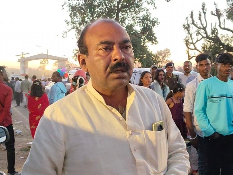 अमृतधारा महोत्सव में विवाद: नाराज होकर कार्यक्रम से बाहर निकले नपा अध्यक्ष और विधायक प्रतिनिधि