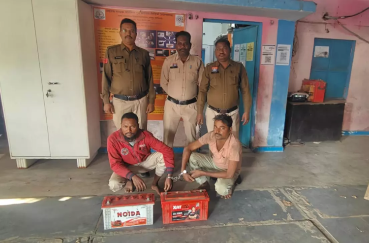 ट्रांसपोर्टनगर में ट्रक से बैटरी चोरी का खुलासा, 24 घंटे में दो आरोपी गिरफ्तार