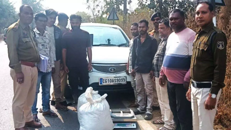 4 अंतरराज्यीय तस्करो से लाखों का गांजा जब्त