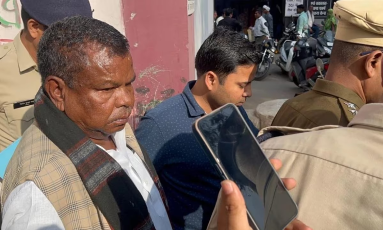 Breaking: पूर्व मंत्री कवासी लखमा को मिली सुप्रीम कोर्ट से अंतरिम जमानत;शर्त: राज्य से बाहर रहना होगा