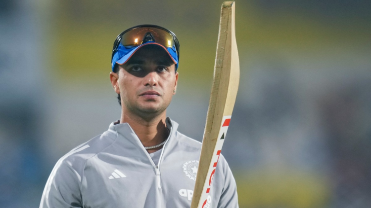 पाकिस्तान के साथ मुकाबले से पहले टीम इंडिया के लिए बुरी खबर, अभिषेक शर्मा हुए अस्पताल में भर्ती