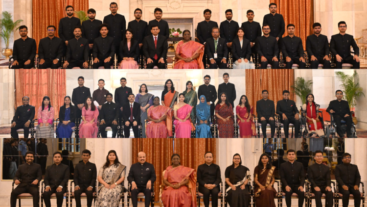 राष्ट्रपति द्रौपदी मुर्मु से भारतीय लेखा एवं अन्य सेवाओं के प्रशिक्षु अधिकारियों ने की मुलाकात