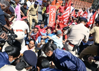 10 ट्रेड यूनियनों के भारत बंद का मिला-जुला असर, कई राज्यों में जनजीवन प्रभावित