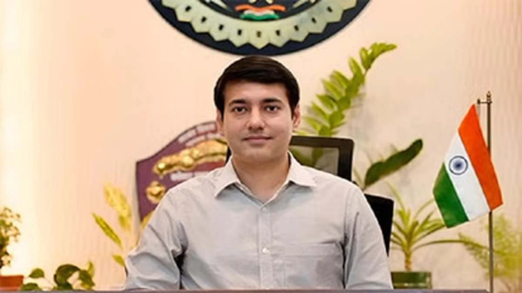 टीएल बैठक में स्वास्थ्य, शिक्षा विभाग के योजनाओं के क्रियान्वयन पर दिया जोर कलेक्टर ने