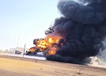 मोहंदी स्थित केमिकल फैक्ट्री में लगी भीषण आग