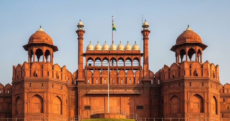 देश में बड़े आतंकी हमले का हाई अलर्ट, लाल किला और प्रसिद्ध मंदिर लश्कर के निशाने पर; खुफिया एजेंसियों ने दी चेतावनी