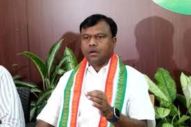 विधानसभा की कार्यवाही में शामिल होने की अनुमति मिले लखमा को: बैज