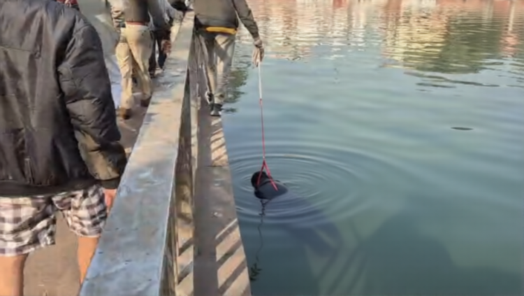 कंकाली तालाब में अज्ञात शव मिलने से सनसनी, पुलिस ने शुरू की जांच