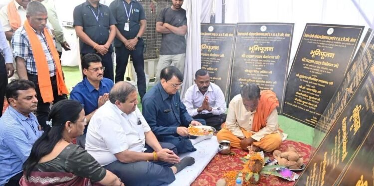 कनबेरी में आयोजित भूमिपूजन कार्यक्रम में 21.35 करोड़ रुपये के विभिन्न विकास कार्यों की रखी गई आधारशिला,कहा-पीएम जनमन योजना से कोरबा जिले के दूरस्थ अंचलों में विकास और समृद्धि की नई दिशा