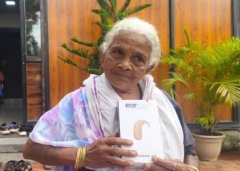 मुख्यमंत्री कैंप कार्यालय में श्रवणदोष से पीड़ित चाका बाई को मिला श्रवण यंत्र,90 वर्षीय चाका बाई पुनः सुन सकती है जीवन की मधुर ध्वनि,मुख्यमंत्री को दिया धन्यवाद