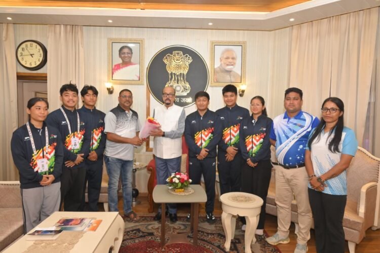 असम के तैराकों ने राज्यपाल डेका से की सौजन्य भेंट,9 पदक जीतकर बने फर्स्ट रनर-अप