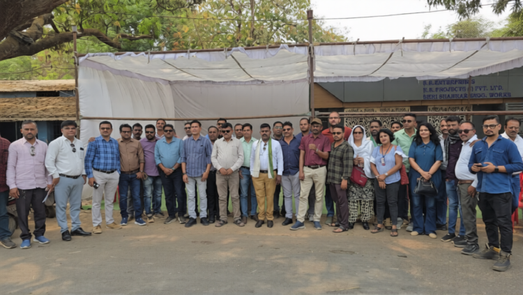 दंतेवाड़ा में पत्रकार की गिरफ्तारी पर बस्तर में आक्रोश, निष्पक्ष जांच की मांग को लेकर मौन धरना